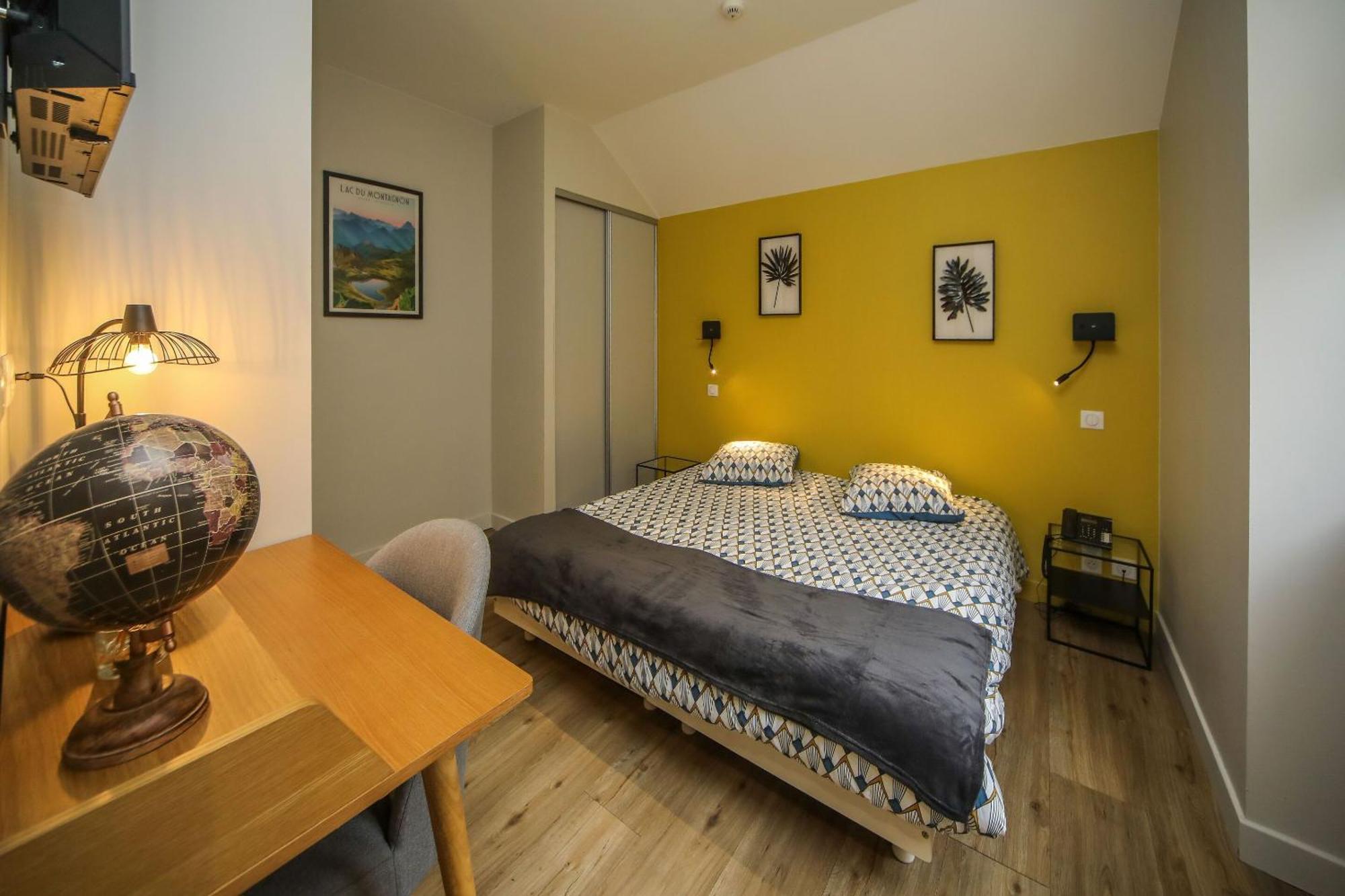 Hotel O Chiroulet Bagnères-de-Bigorre Quarto foto